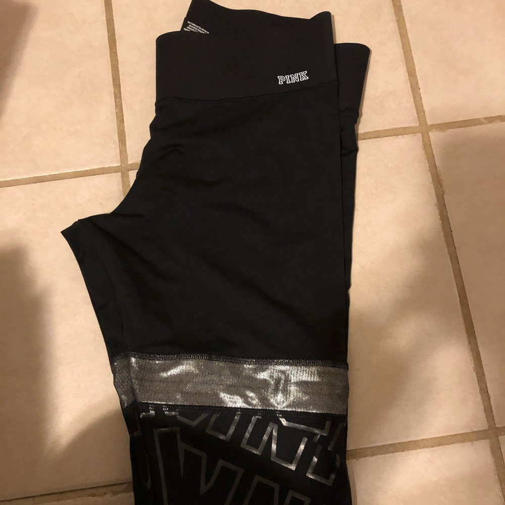 Victoria’s Secret Pink Capri ultimate leggings